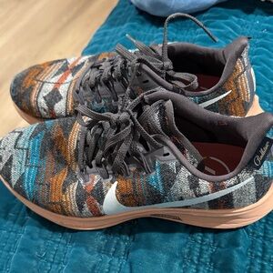 Nike Renew Run Pendleton Style Pattern Running Shoes Women’s Size 6